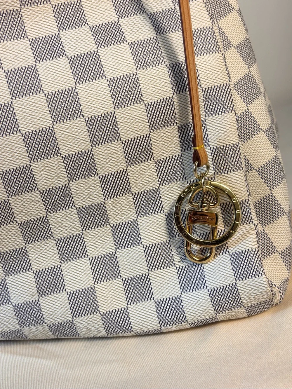 Amazing Louis Vuitton Artsy Azur